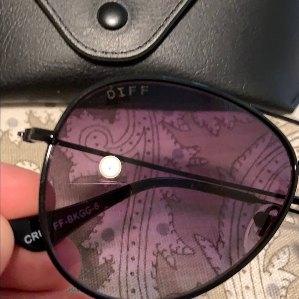 Black Diff Aviators - image 3